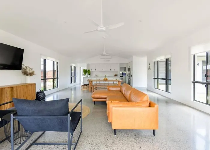 Eleven Watson Guesthouse